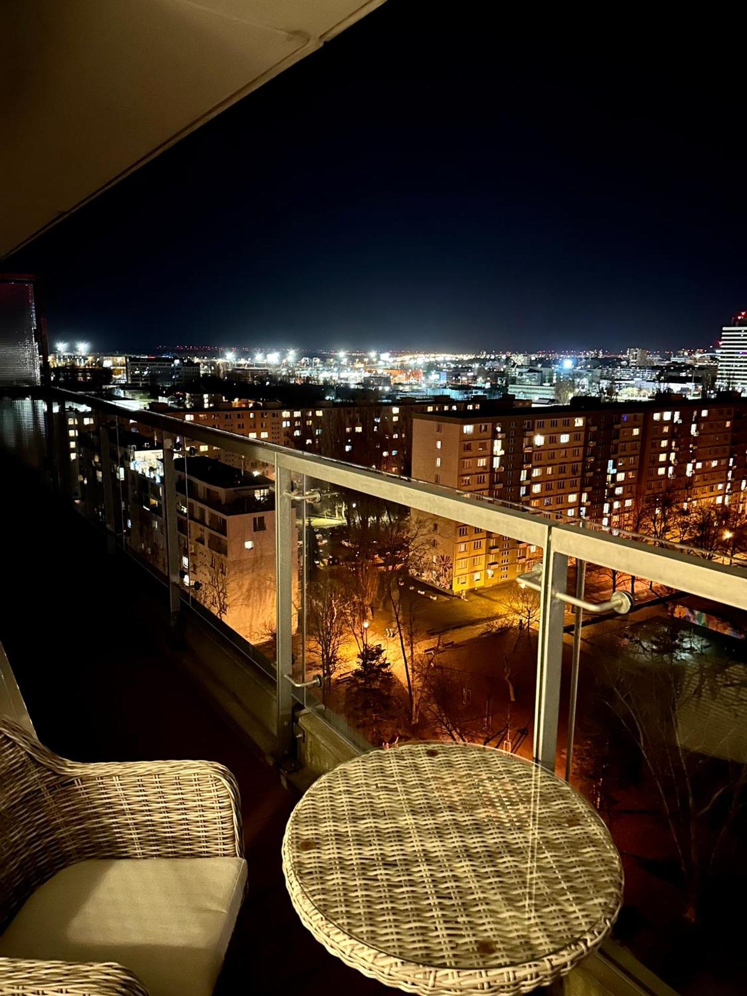 Sunny Apartment With Amazing Terrace On The 13Th Floor Near City Center Bratislava Luaran gambar