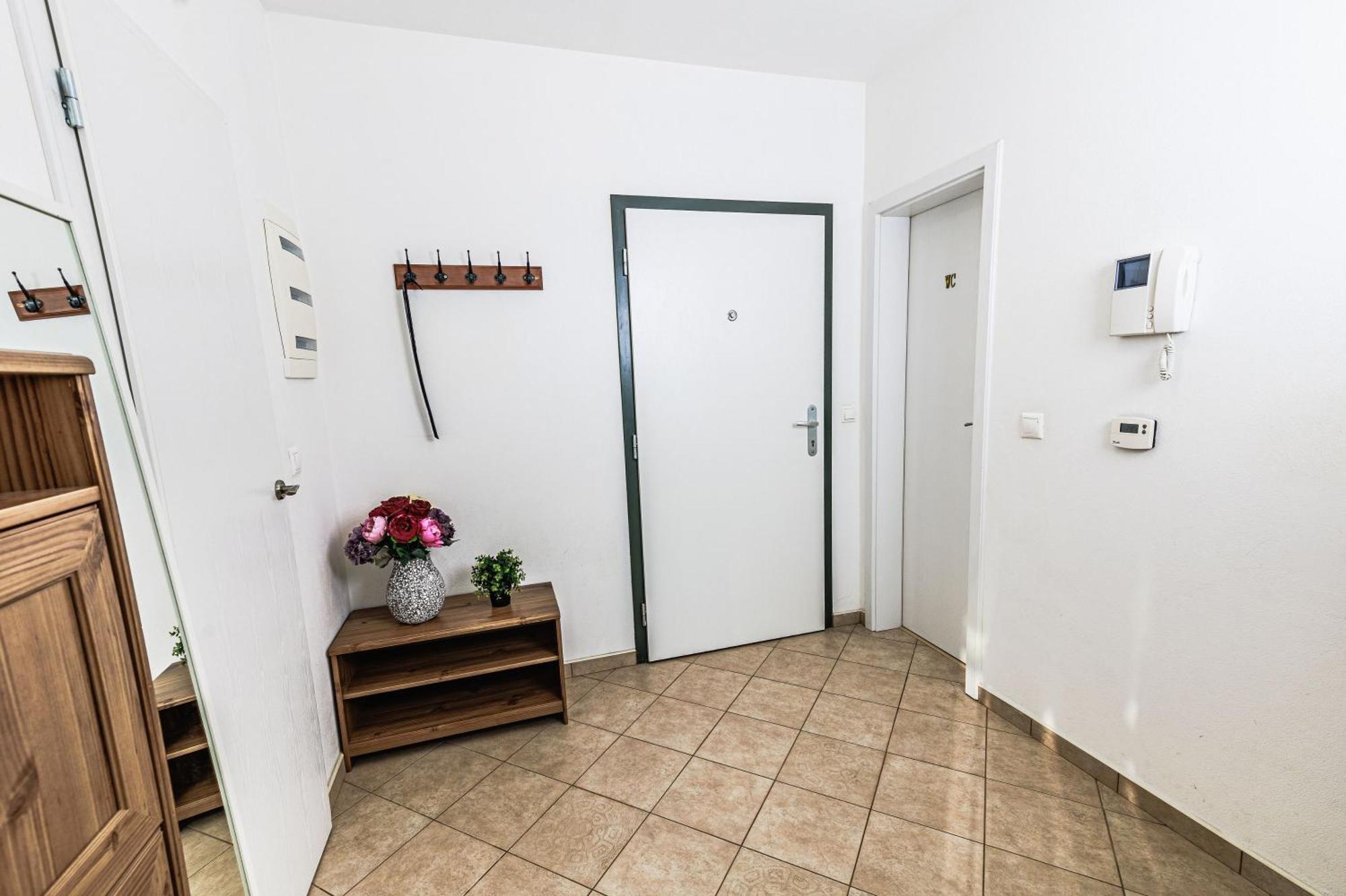 Sunny Apartment With Amazing Terrace On The 13Th Floor Near City Center Bratislava Luaran gambar